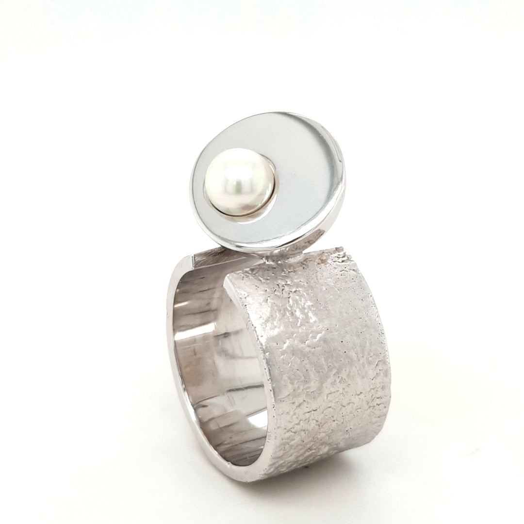 Pearl Ring - kosznikjewellery