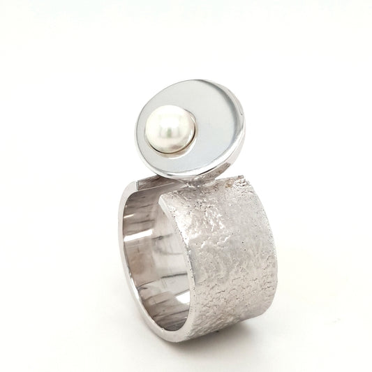 Pearl Ring - kosznikjewellery