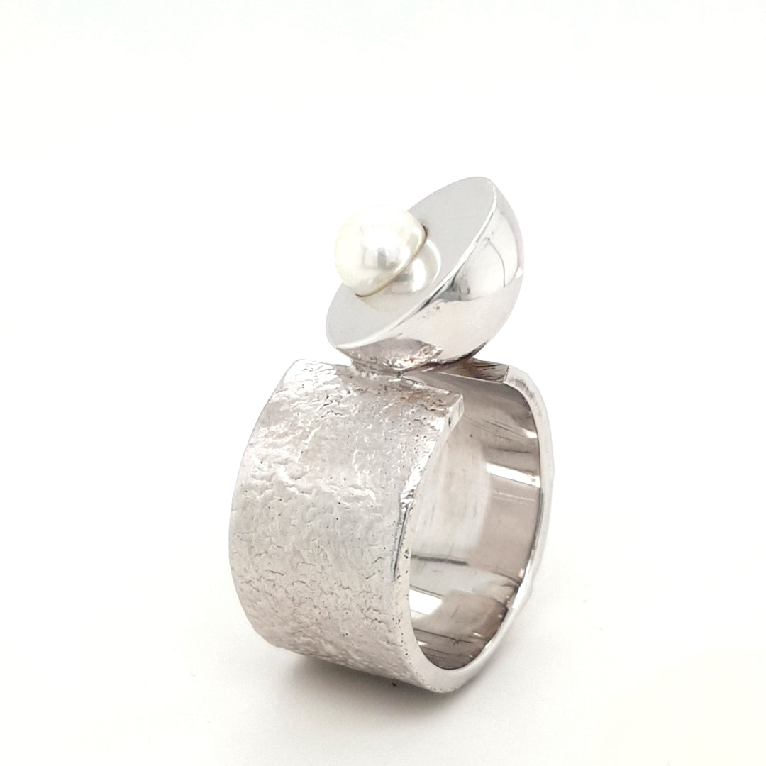 Pearl Ring - kosznikjewellery