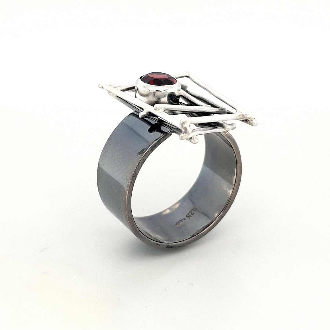 SILVER MATT BLACK RHODIUM RED GARNED RING - kosznikjewellery