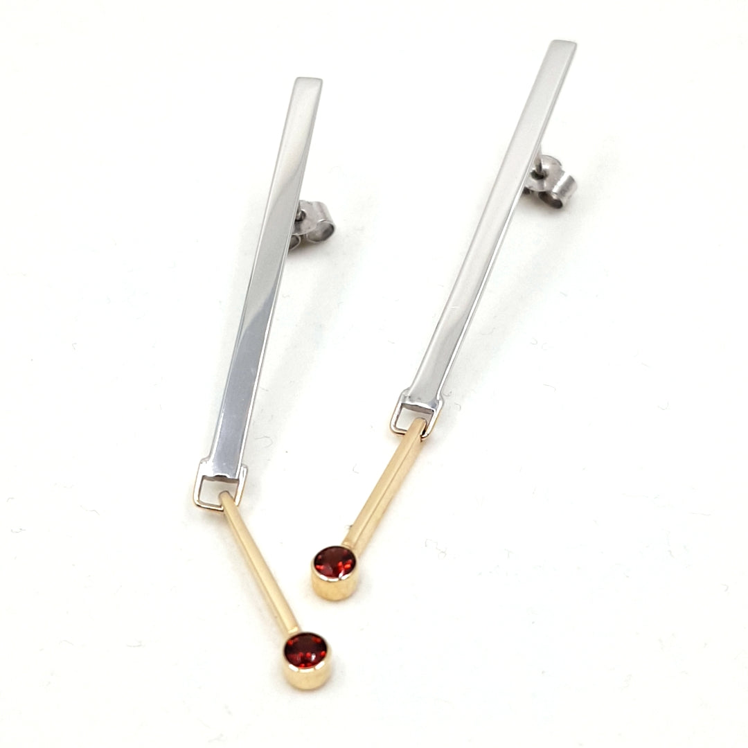 SILVER AND 9CT.GOLD GARNET EARRINGS - kosznikjewellery