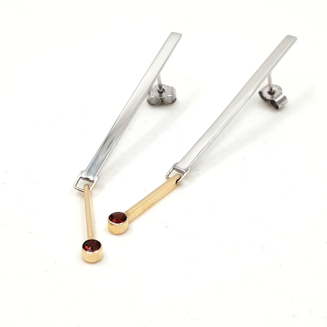SILVER AND 9CT.GOLD GARNET EARRINGS - kosznikjewellery